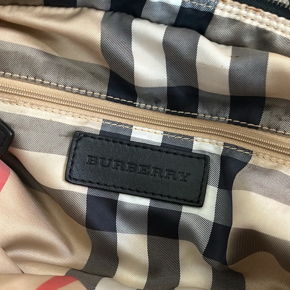 Authenticated Red Vinyl Burberry Satchel - Picture 5 of 10